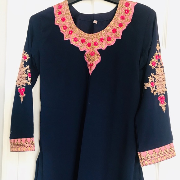 #18 ✅✅✅Indian/Pakistani Embroidery Salwar Kameez - Picture 4 of 6